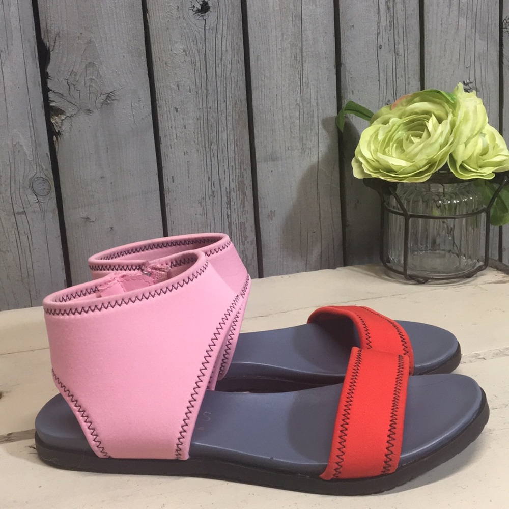 Coconuts by Matisse Taft Sandals